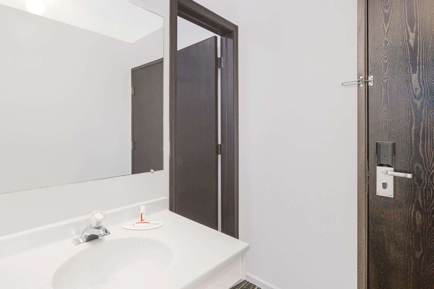 Days Inn By Wyndham York 5/6