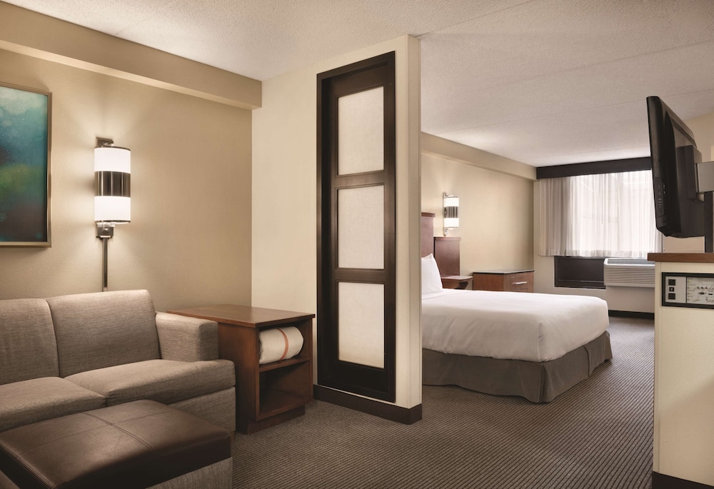 Hyatt Place Chicago/Hoffman Estates 12/48