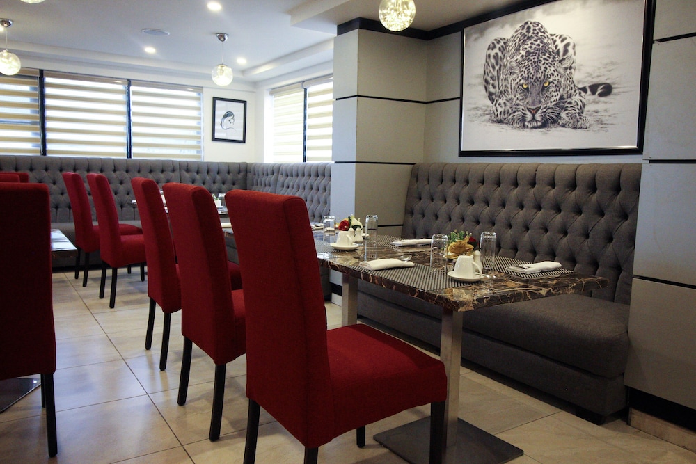 Belanova Apartments & Suites 38/45