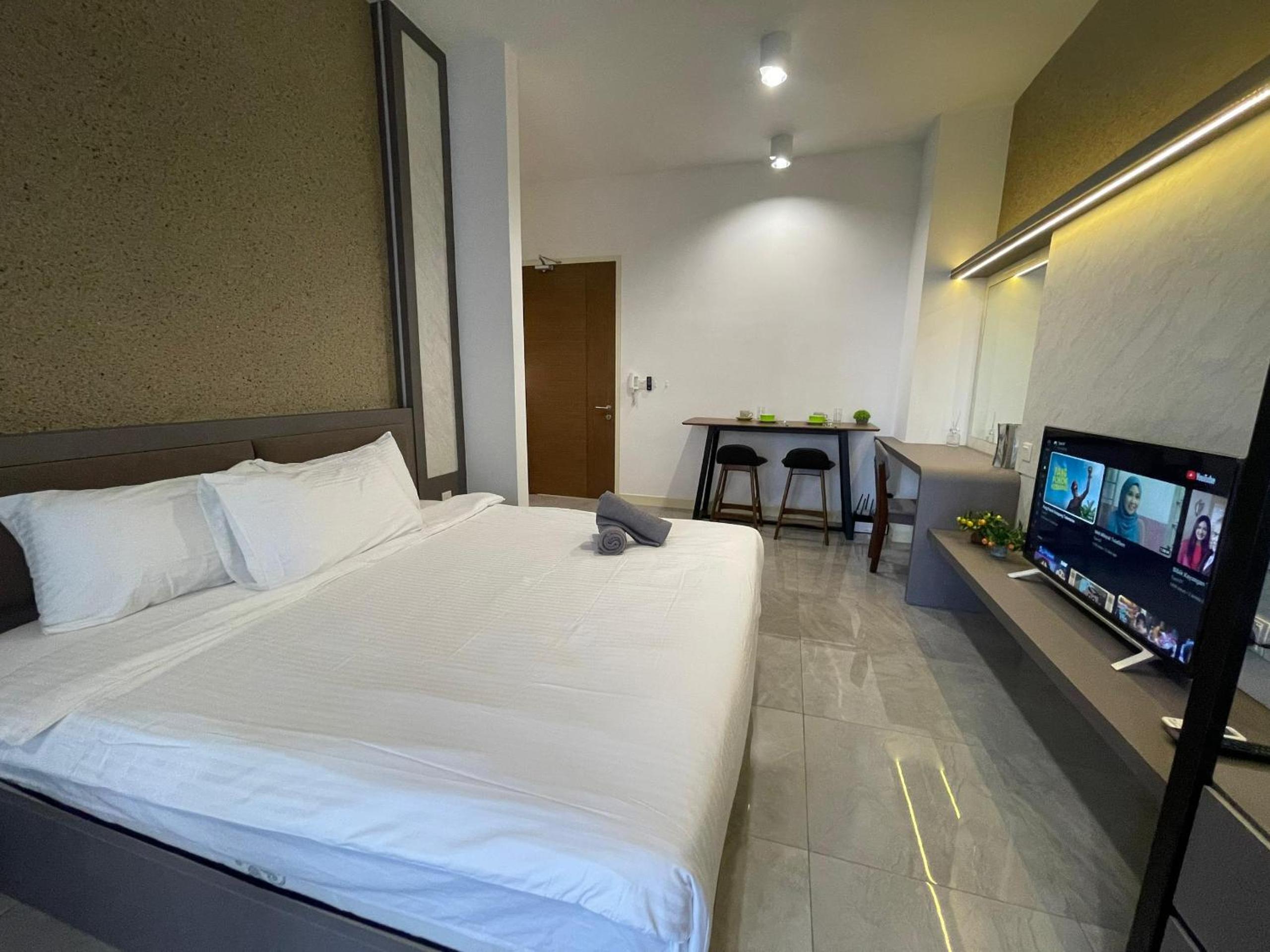 imperio residences by lets stay 16/53