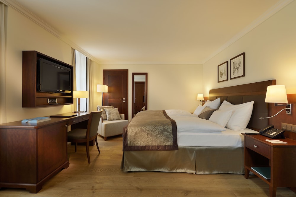 ALPINE, CLASSIC, DOUBLE BED, MOUNTAIN VIEW