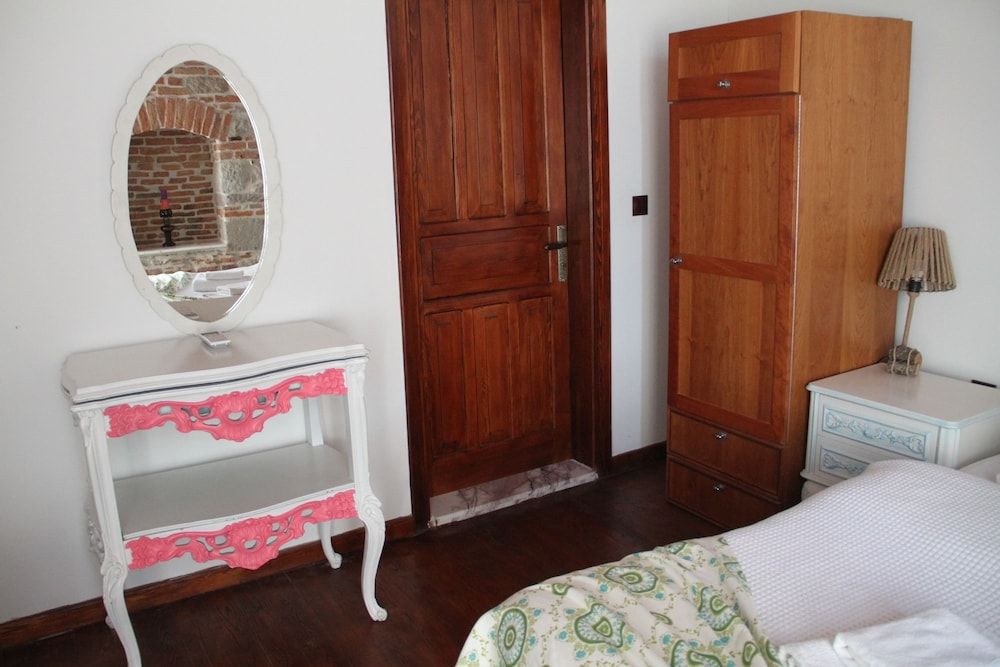 Bergama Tas Konak 48/50