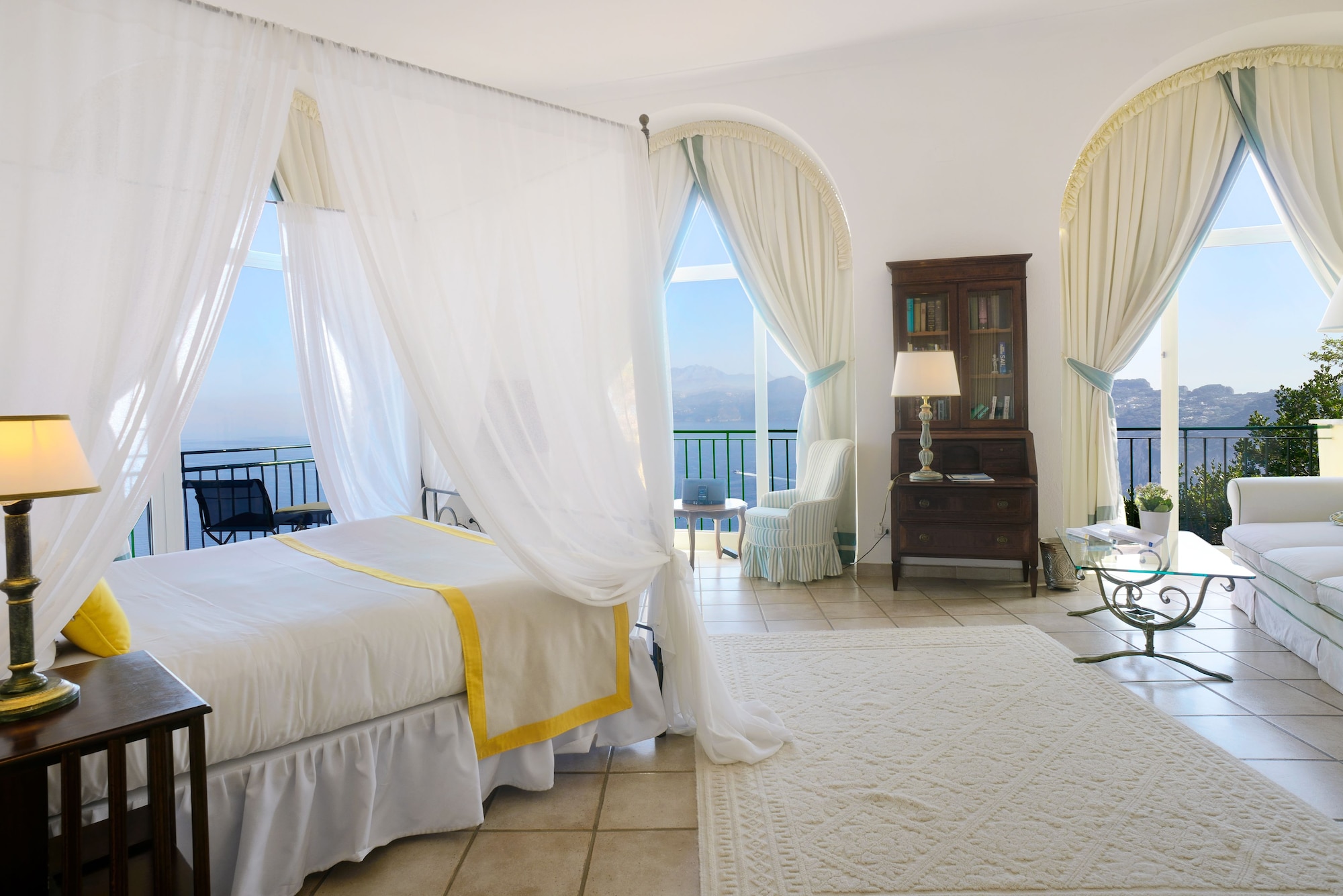 Tiberio, Master, Suite, Queen Bed