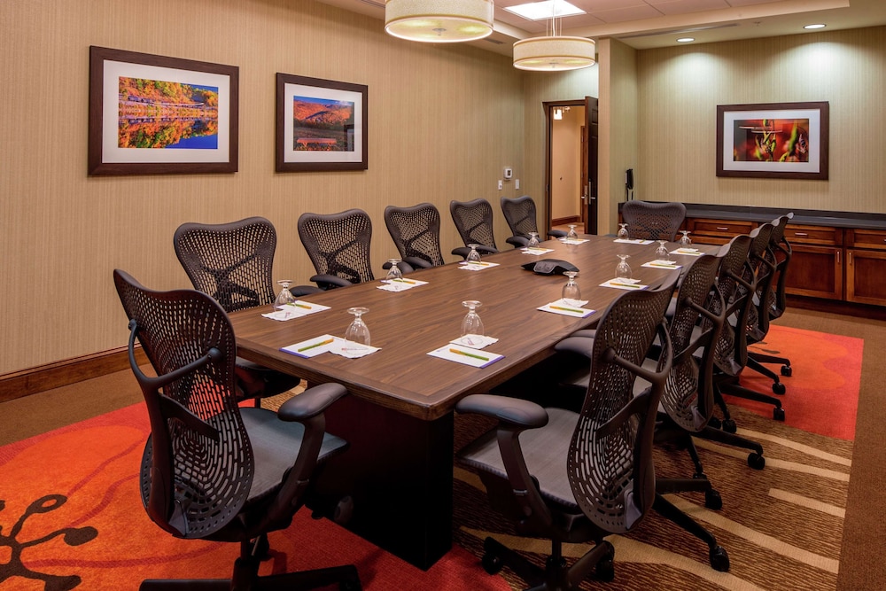 Hilton Garden Inn Uniontown 48/51