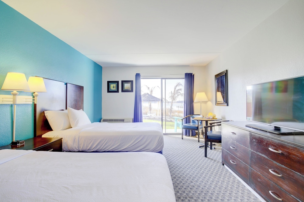 The Bay Resort 12/50