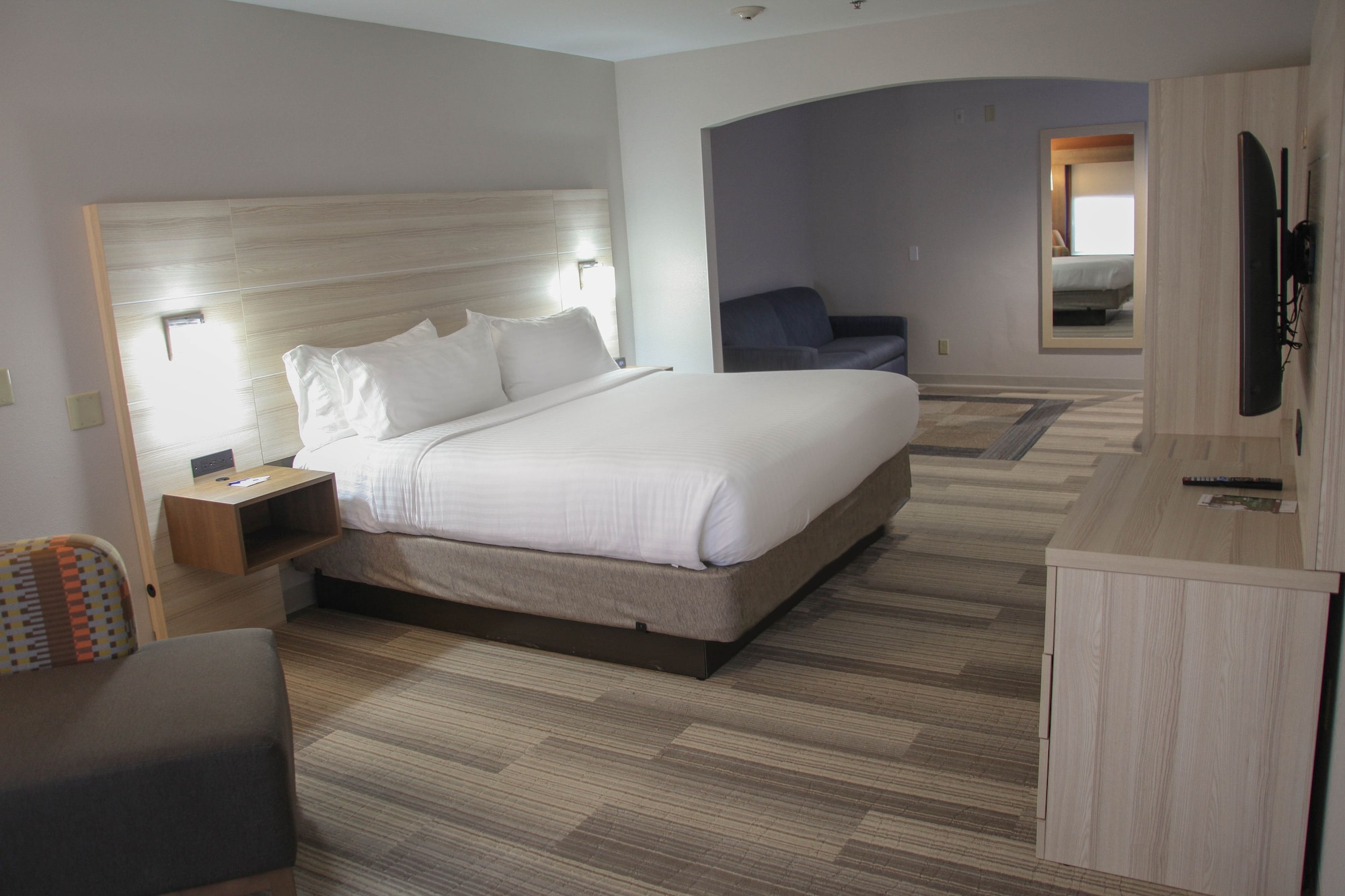 Standard, King Bed, Extra Floor Space