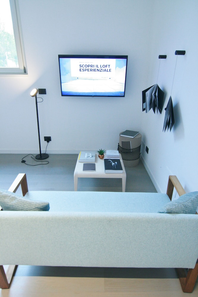Experience Design Bed & Show 3/66
