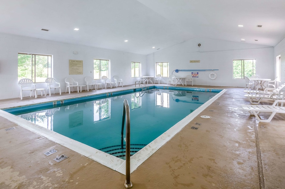 Comfort Inn & Suites Christiansburg I-81 1/36