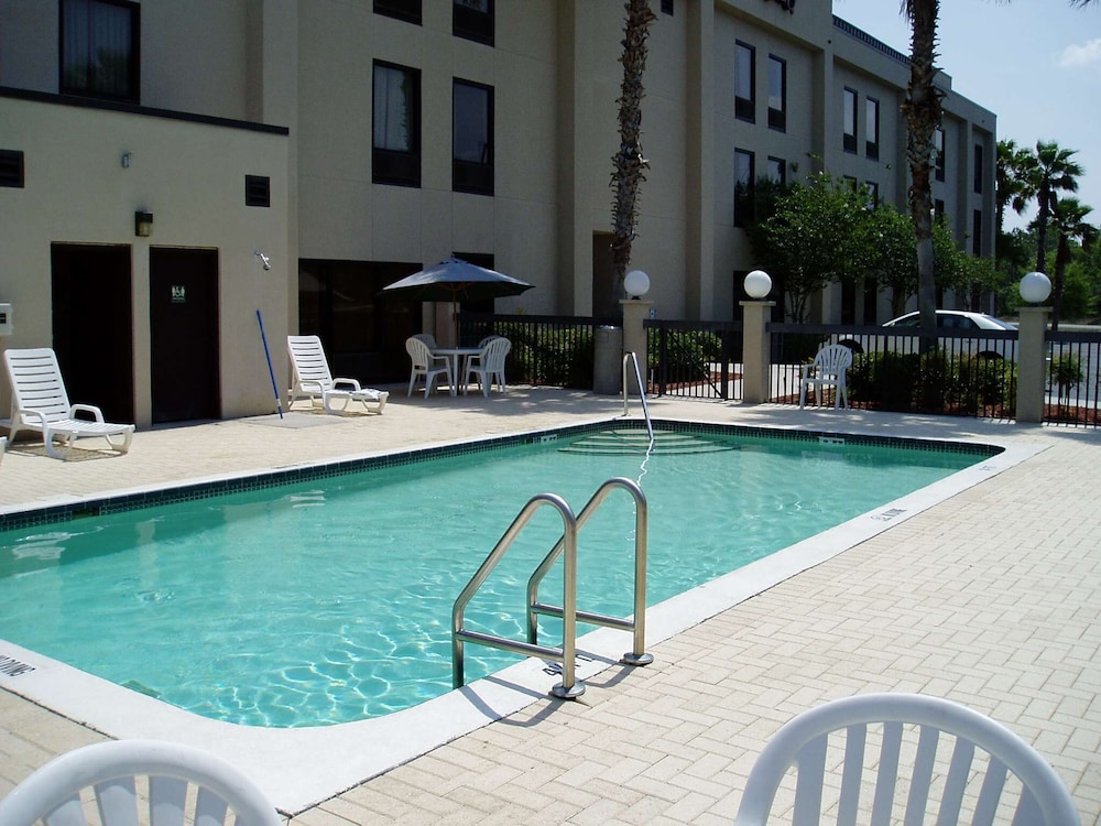 Hampton Inn Spring Hill 2/43
