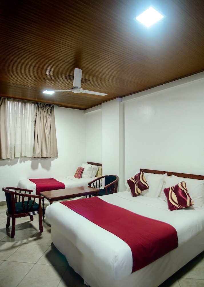 Diamond Plaza Apartments 2/33