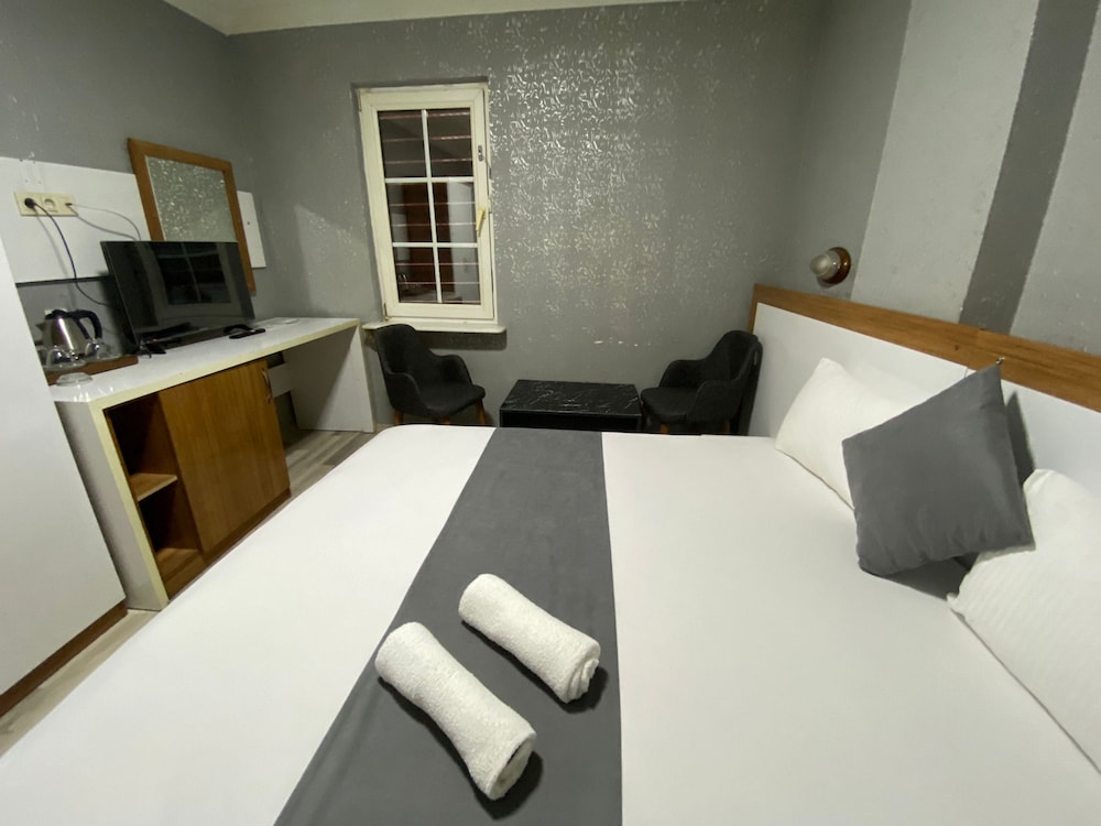 Airport Best Hotel 8/27
