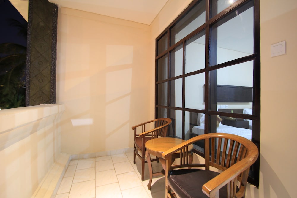 Bakungs Beach Hotel 24/38