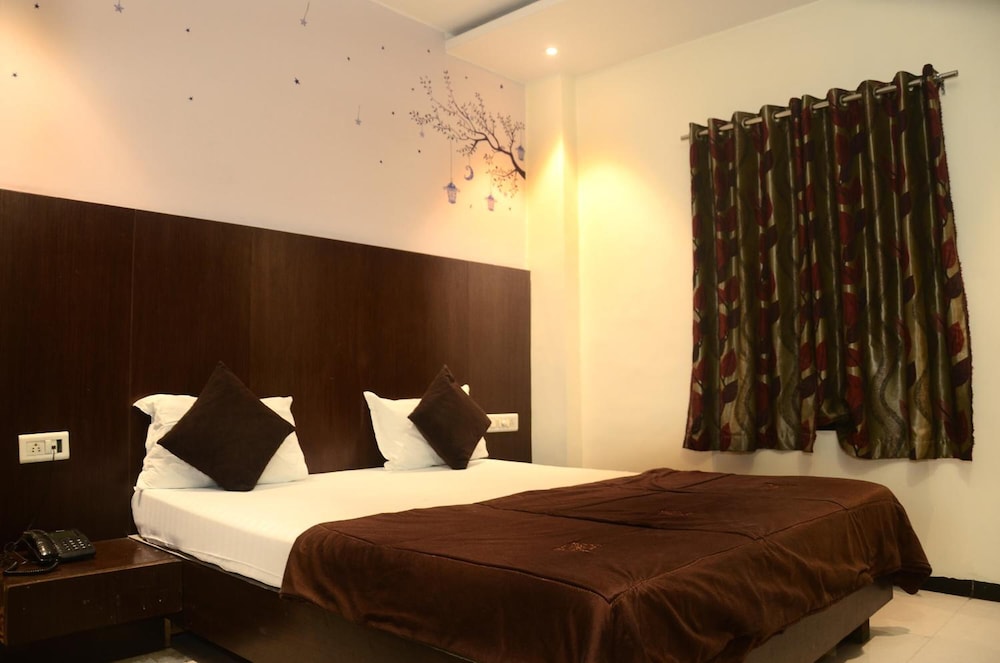 Hotel Shreeram 12/37