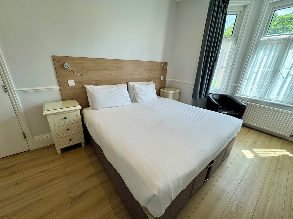 Brentwood Guest House Hotel 10/50
