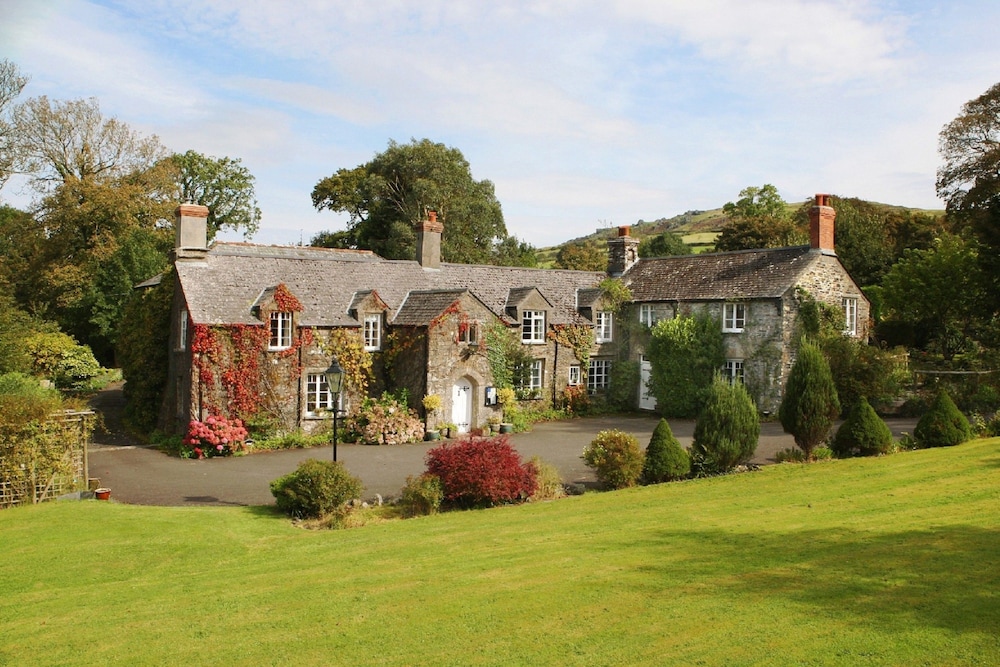 Collaven Manor Hotel 6/78