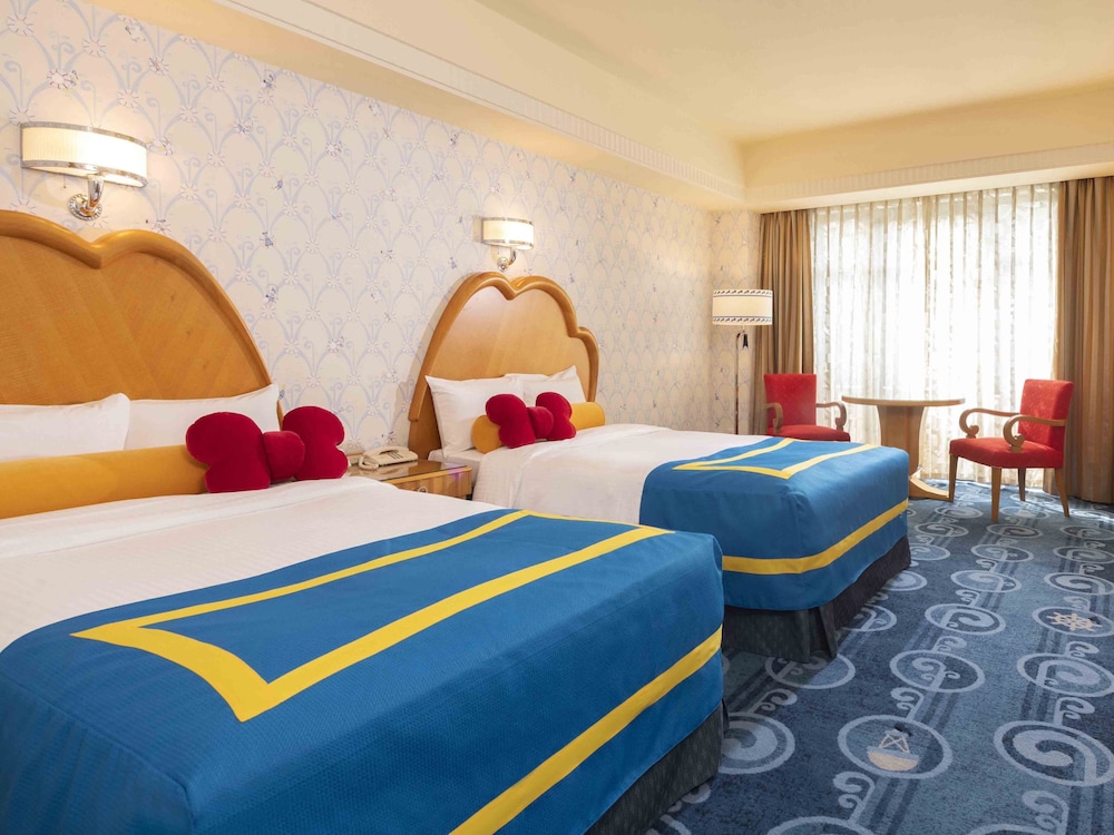 Disney Ambassador Hotel 5/50