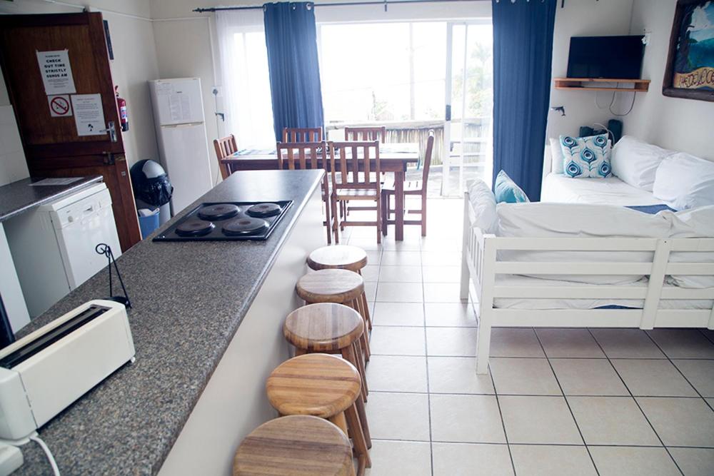 Ansteys Beach 22/50