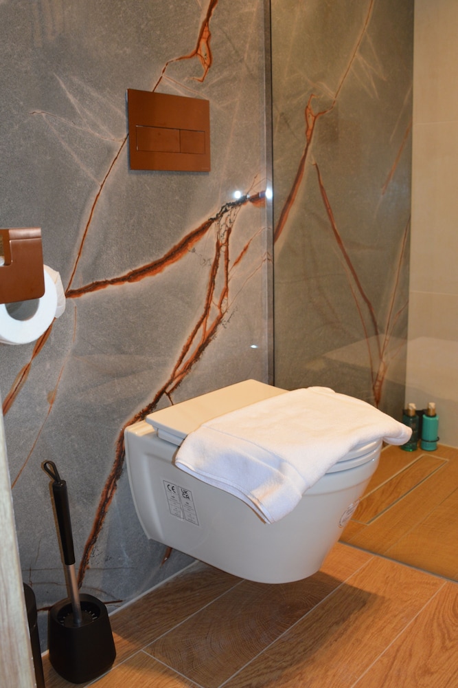 If boutique hotel 36/55