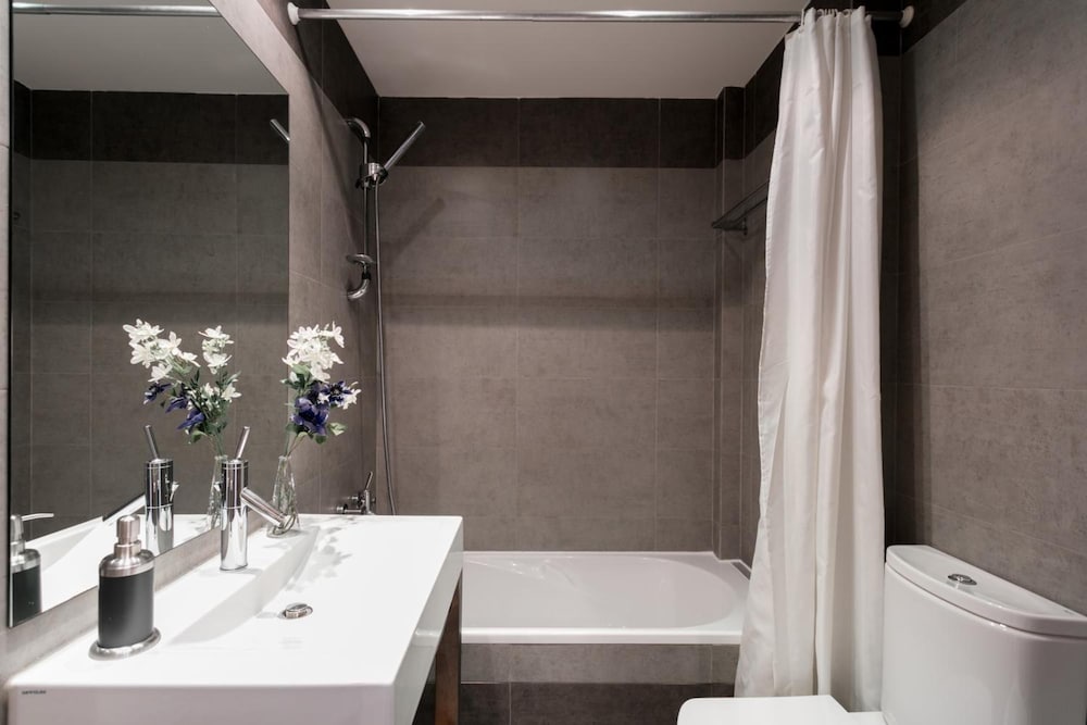 Belver Principe Real Hotel 63/64