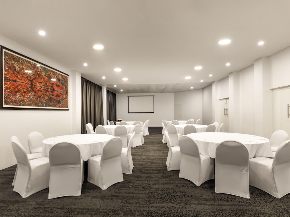Novotel Darwin CBD 56/64