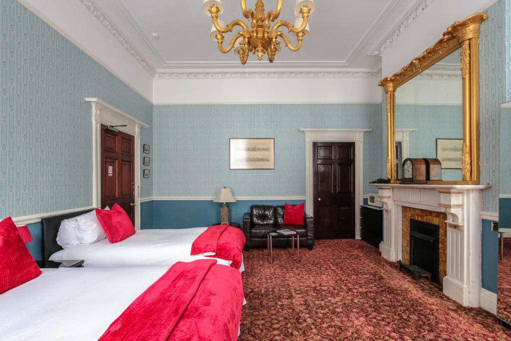 Comfy, Twin Beds