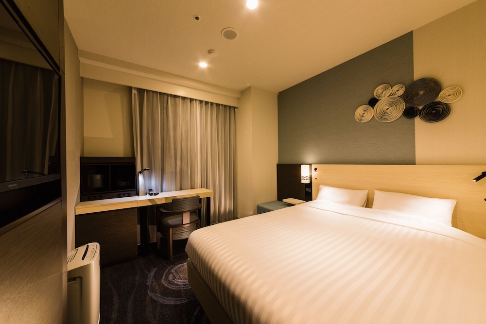 ROOM, SINGLE, DOUBLE BED, SMOKING