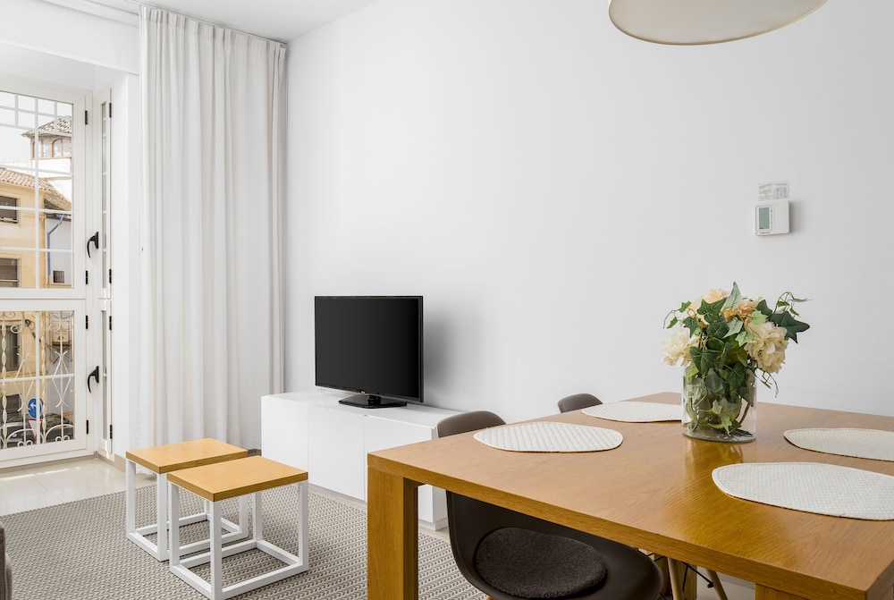 Suites Del Pintor Apartments 51/57