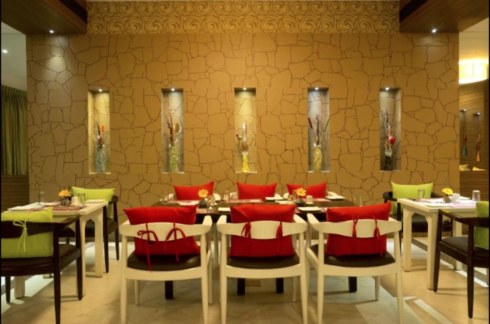 Poppys Hotel 38/49