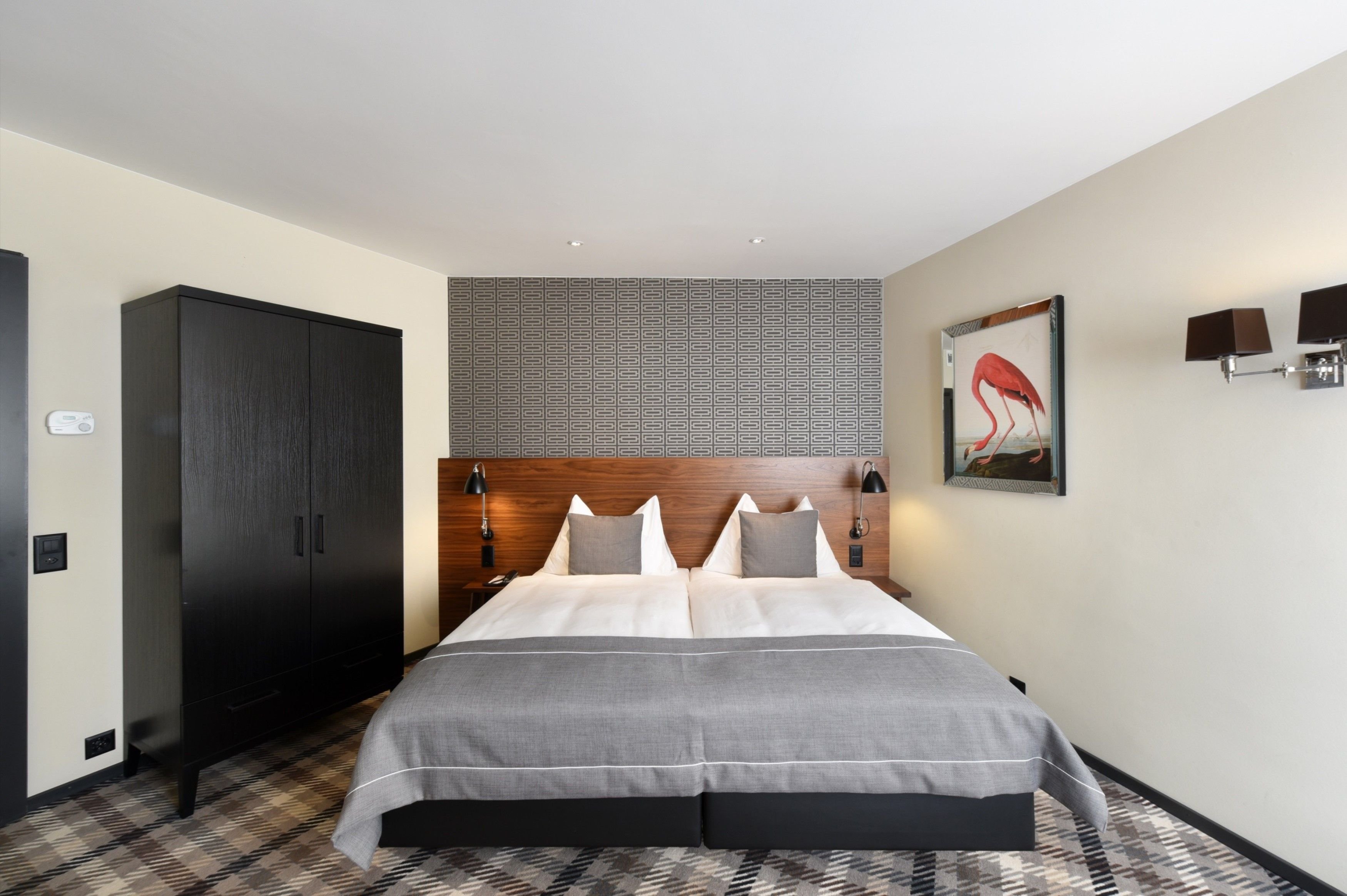 BUSINESS, DOUBLE BED