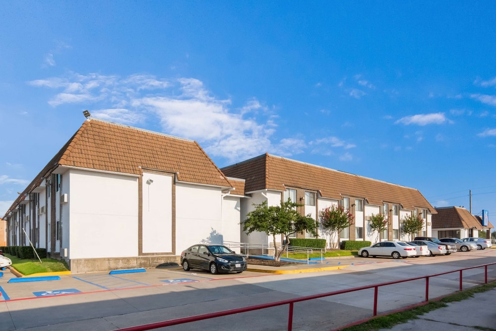 Motel6 Duncanville, TX - Dallas in DUNCANVILLE - TX
