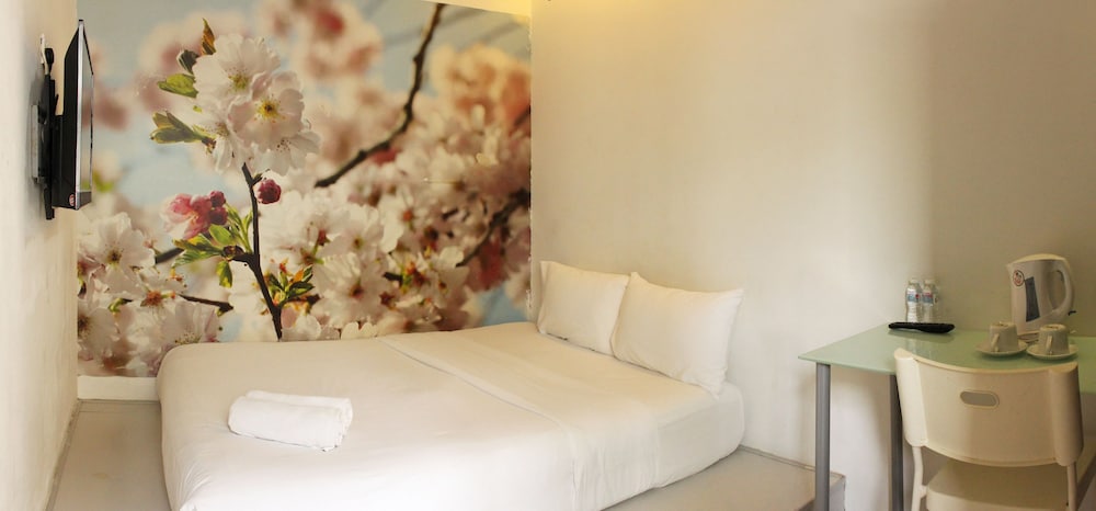 V GARDEN HOTEL 19/34
