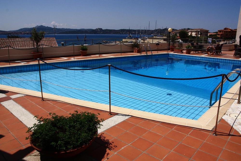 Miralonga Hotel 25/50