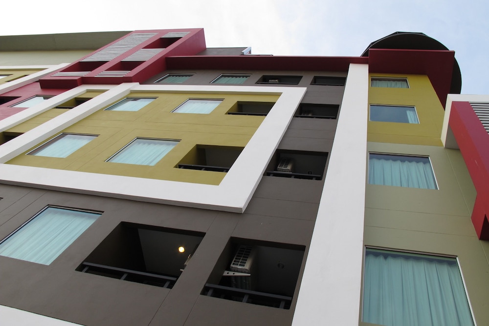 Trendy Hotel 1/44