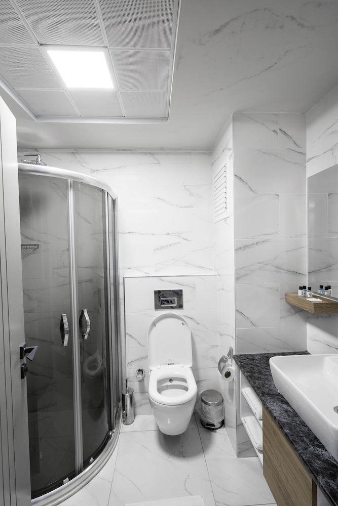 Golden World Suite Hotel 34/35