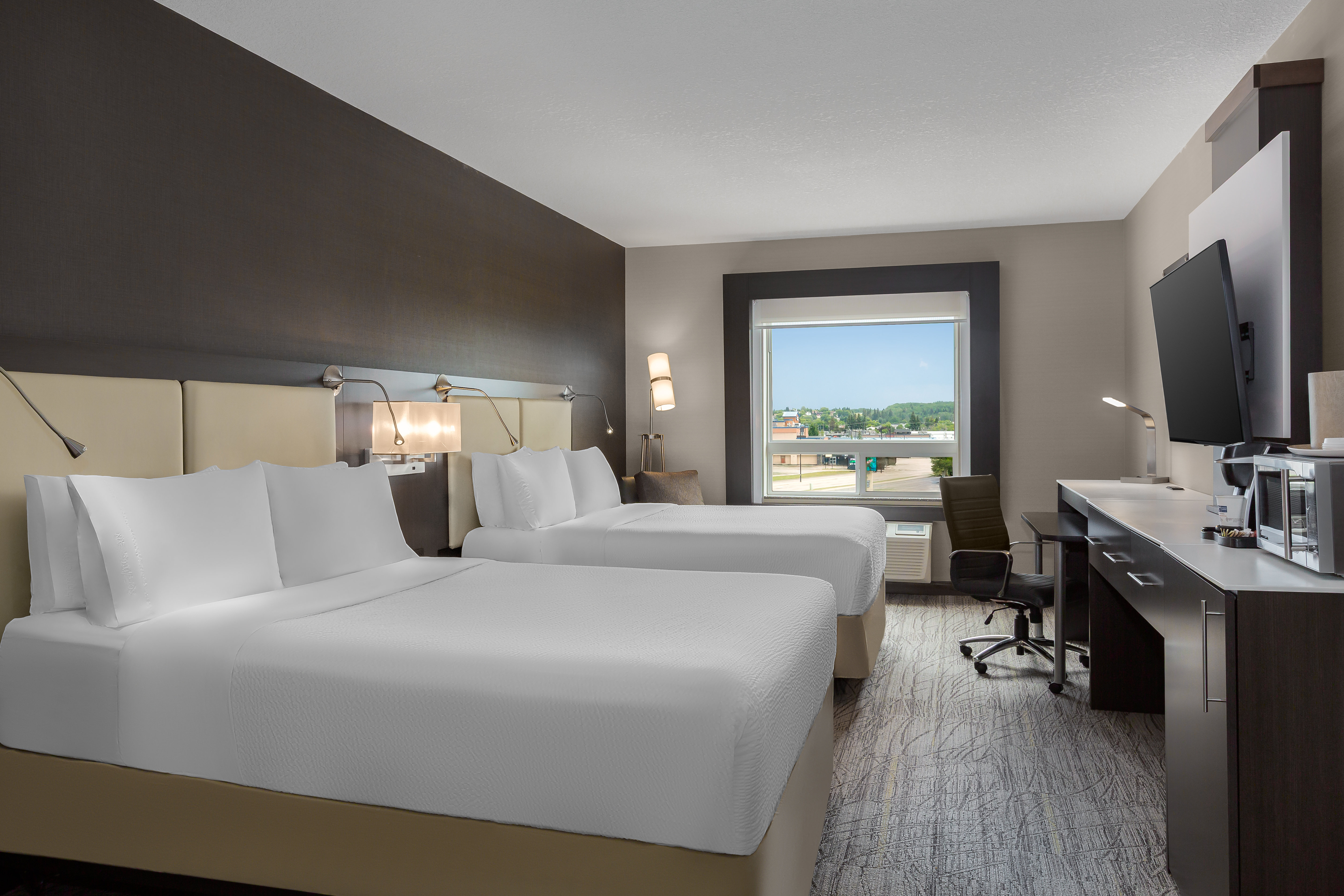 Holiday Inn Express Suites Cold Lake 21/73