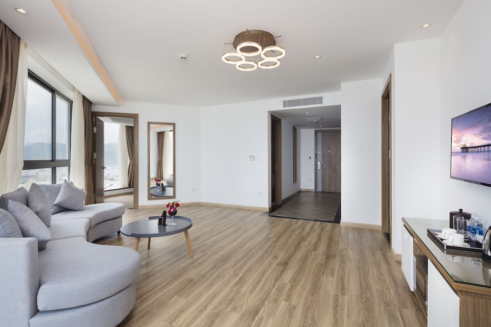 Comodo Nha Trang Hotel 35/50