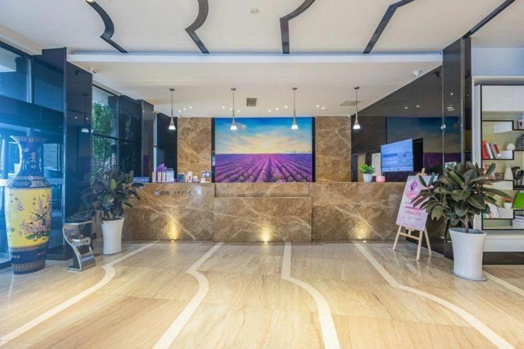 Lavande Hotel (Qingdao North Railway Station Siliu South Road) 11/49