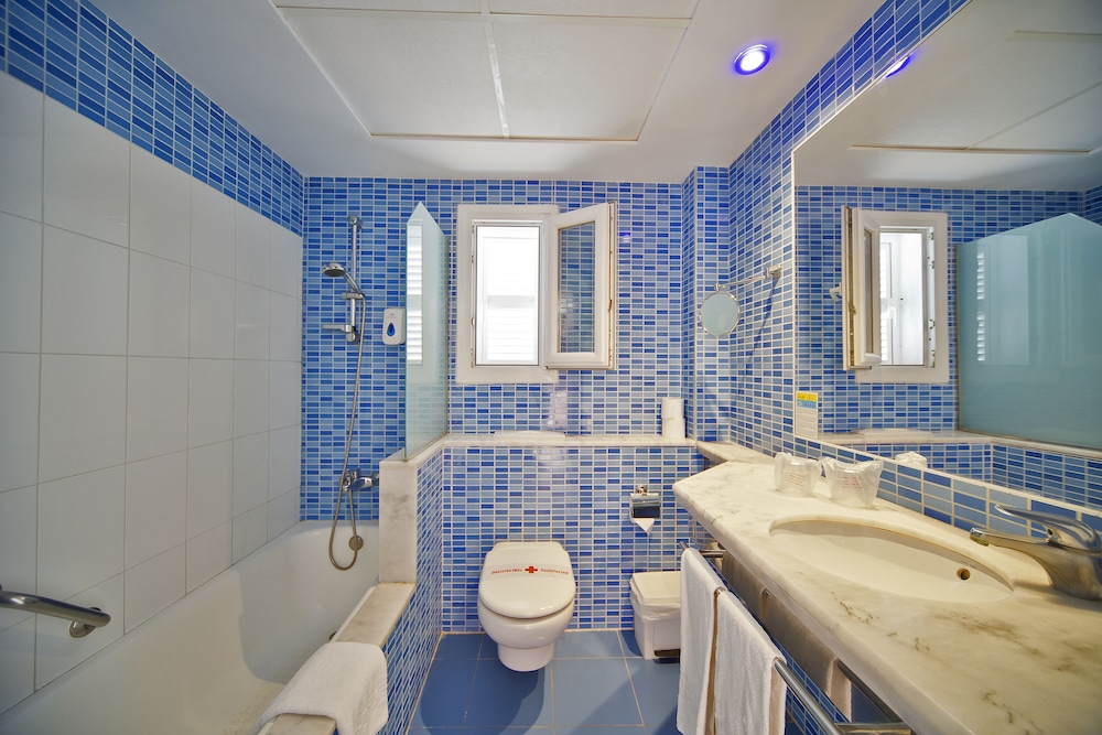 Hotel Club Es Talaial 66/68