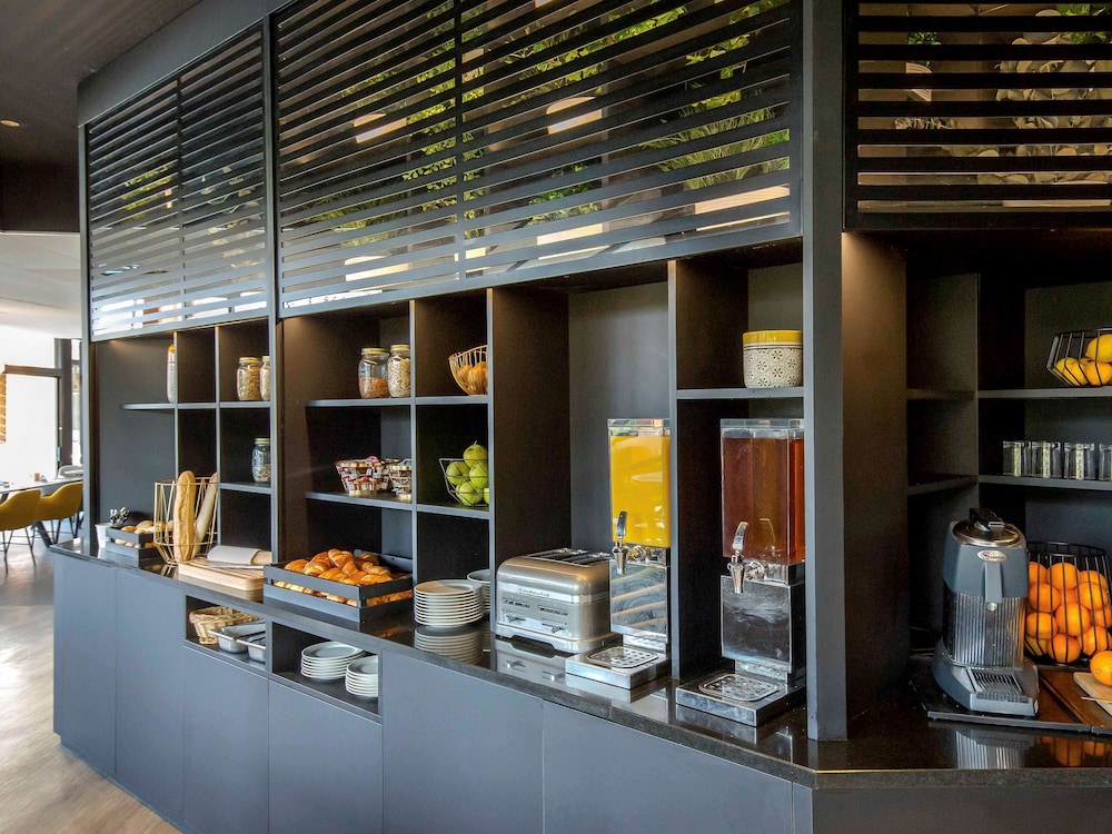 Mercure Hyeres Centre 36/73