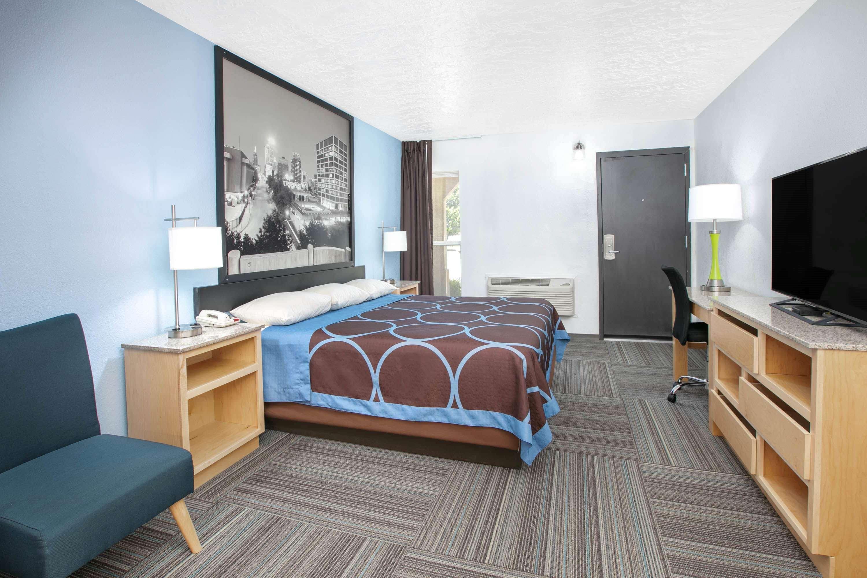 Super 8 By Wyndham City Of Moore 17/24