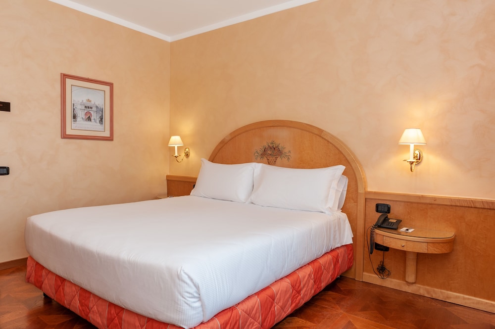 Agora Palace Hotel 8/65