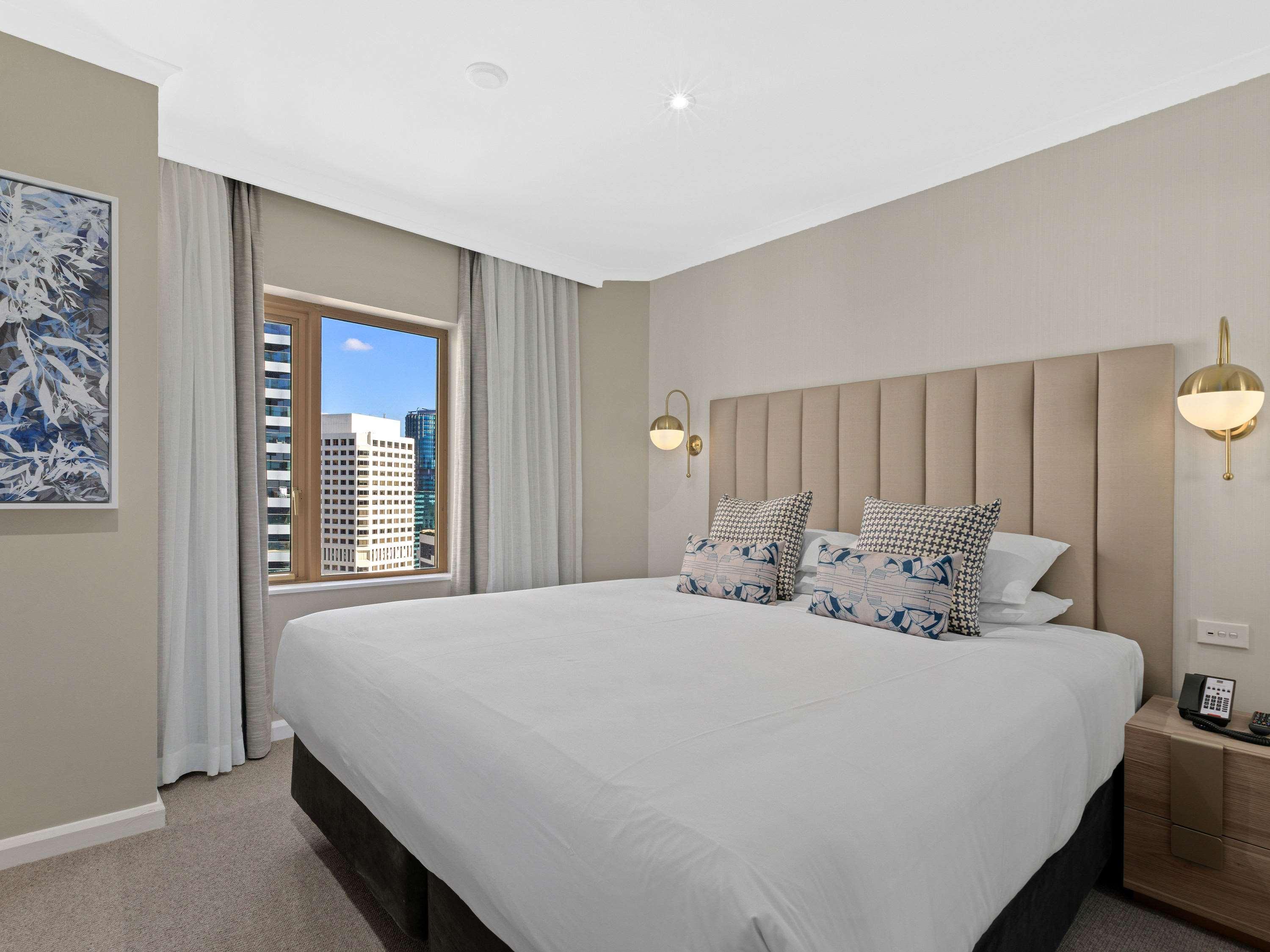 SUPERIOR, APARTMENT, KING BED, CITY VIEW