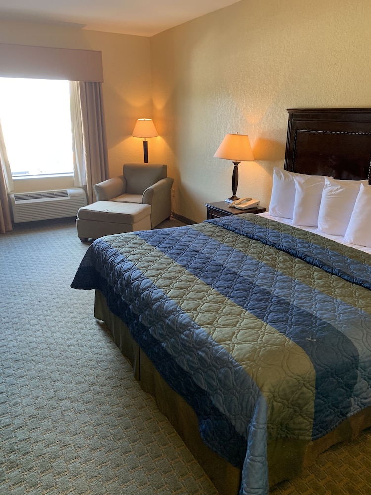 Ambassador Inn and Suites Tuscaloosa 32/57