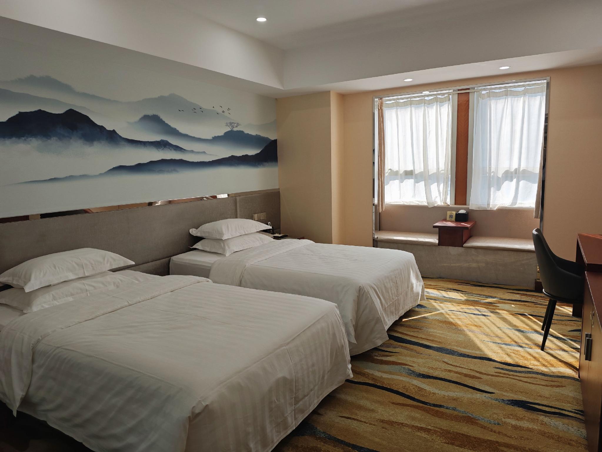 Romantic Hotel 8/41