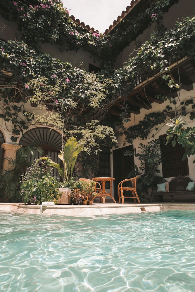 Casa Del Arzobispado Hotel 64/69