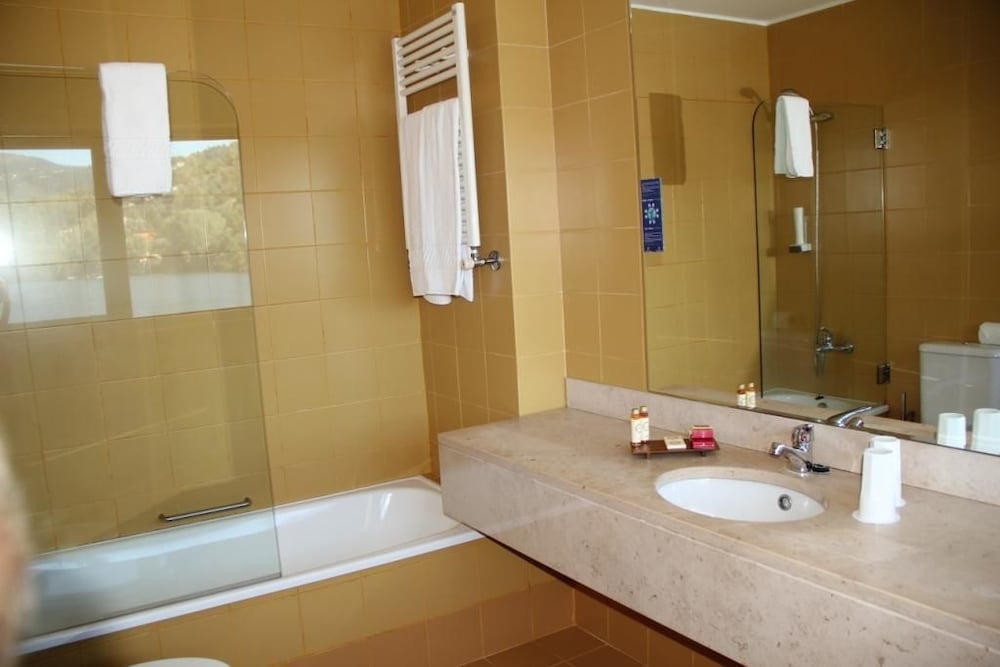 Porto Antigo Hotel 48/49