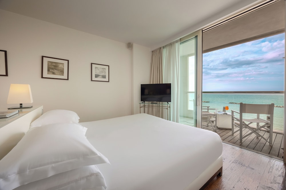 Junior Suite, Queen Bed, Sea View, Sofa