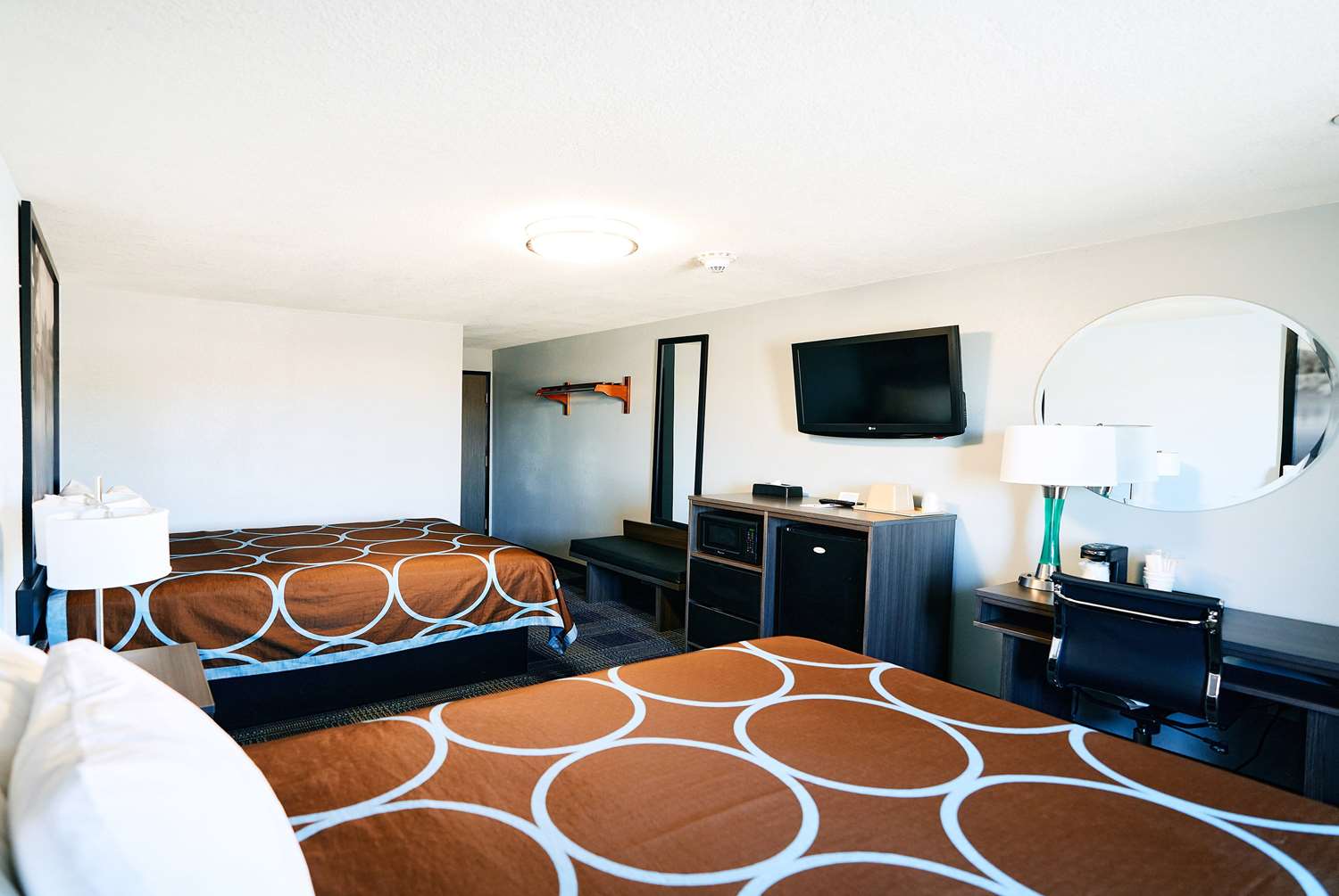 Super 8 by Wyndham Pueblo 32/42