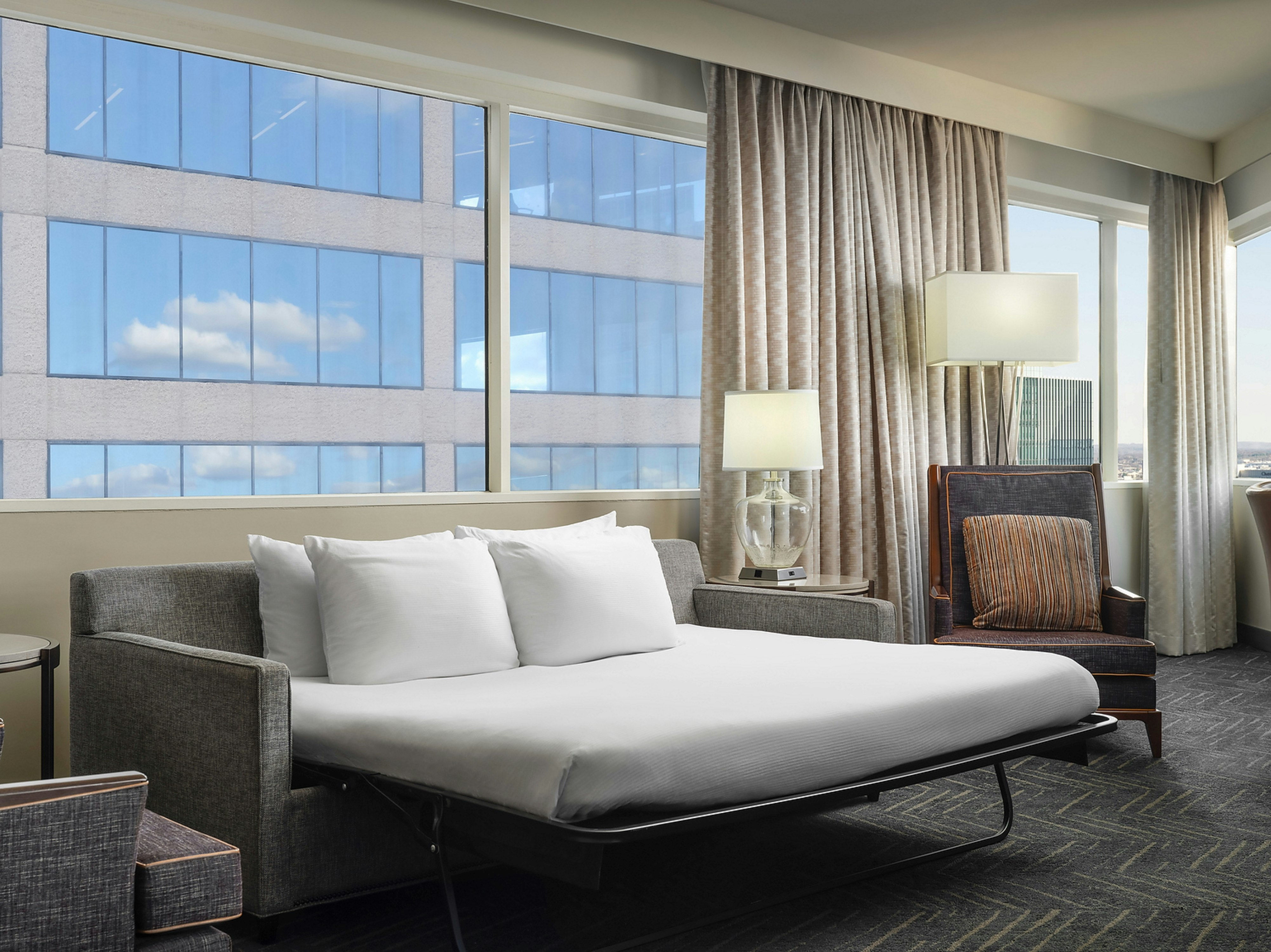 2 ROOMS, SUITE, KING BED, SOFA