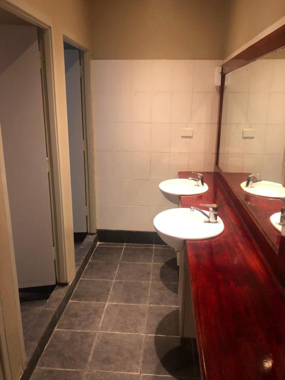 Female Dorm, Shared Bathroom
